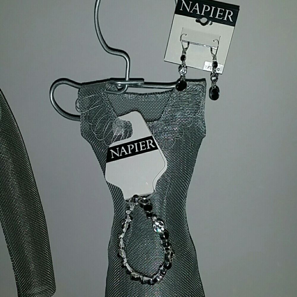 Stretch bracelet & earrings