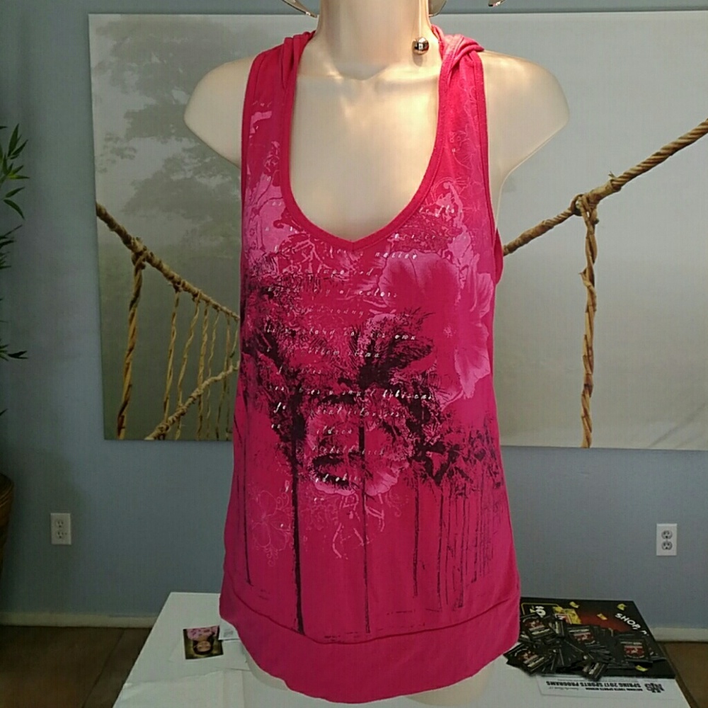 Hooded tank