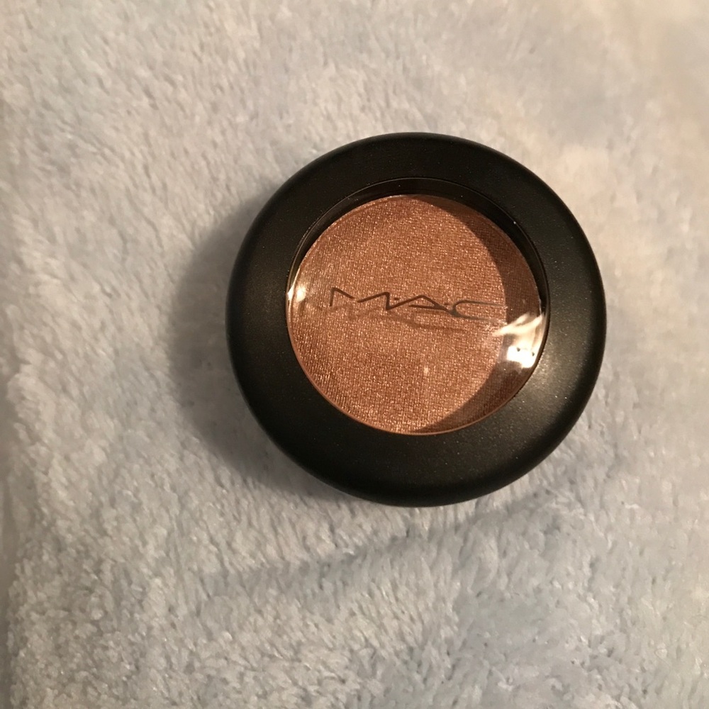 Mac all that glitters Veluxe Pearl New in box