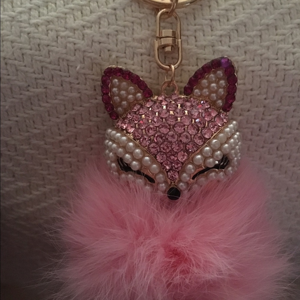 BEAUTIFUL FUR FOX HEAD POM KEYCHAIN