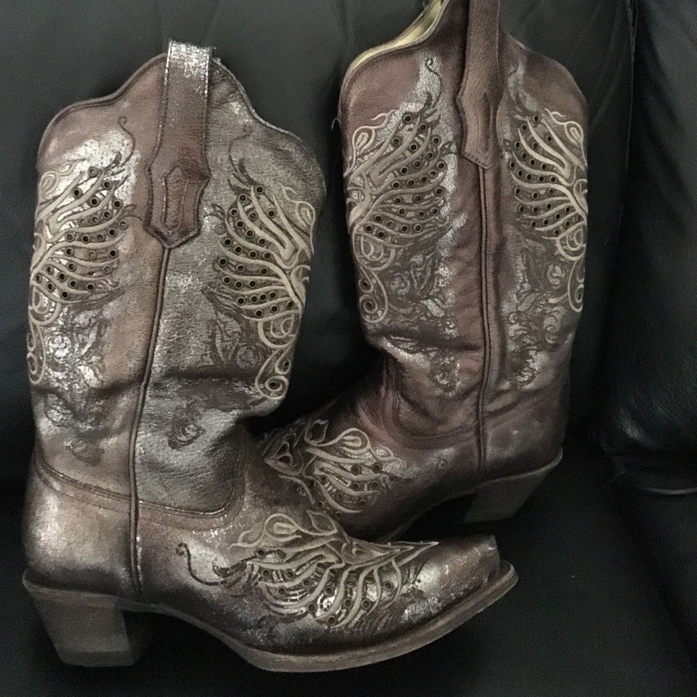 Final Price drop! Corral boots