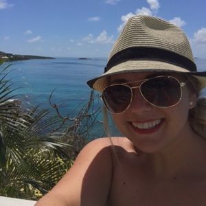 Meet your Posher, Tobi