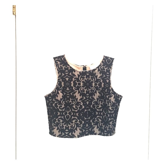 JOA crop top and skirt set - Picture 2 of 4