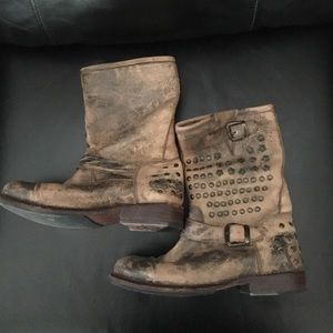 Price drop for 4hr! Bed stu"wacky studded" boots