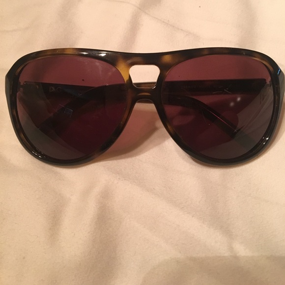 Dolce & Gabbana Accessories - Dolce & Gabana tortoise shell sunglasses