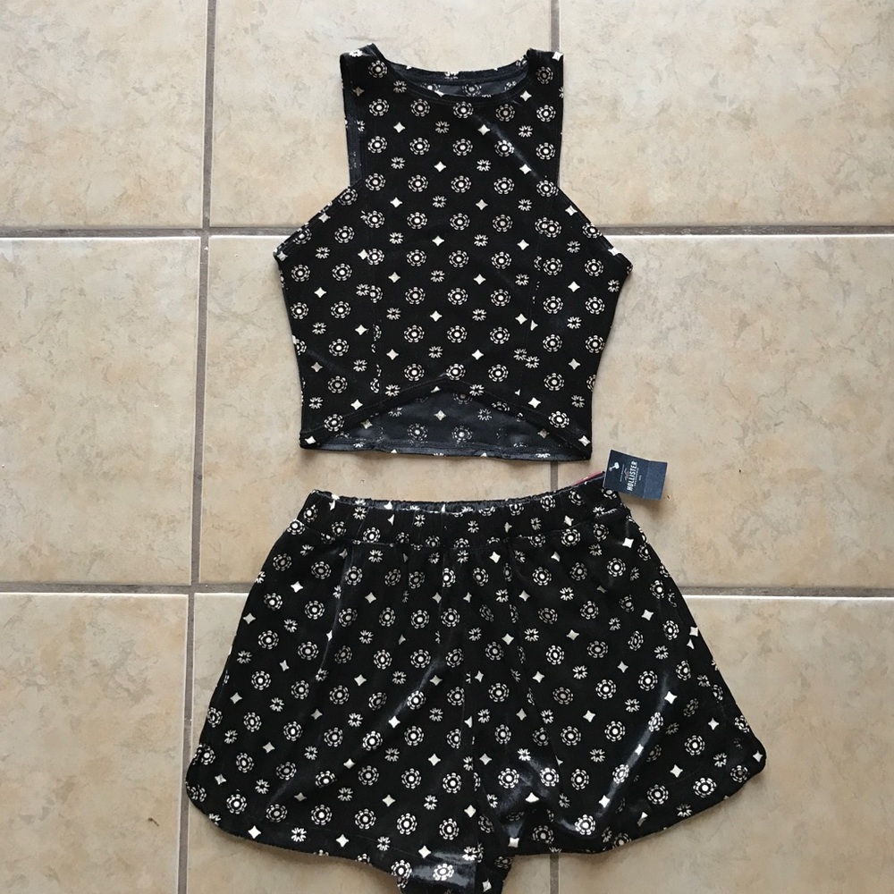 Brand new with tags HOLLISTER TWO PIECE SET - XS