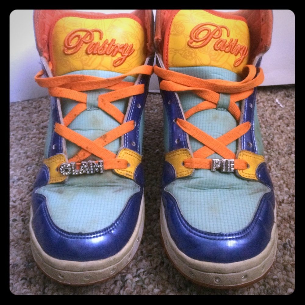 Limited Edition Glam Pie Pastrys