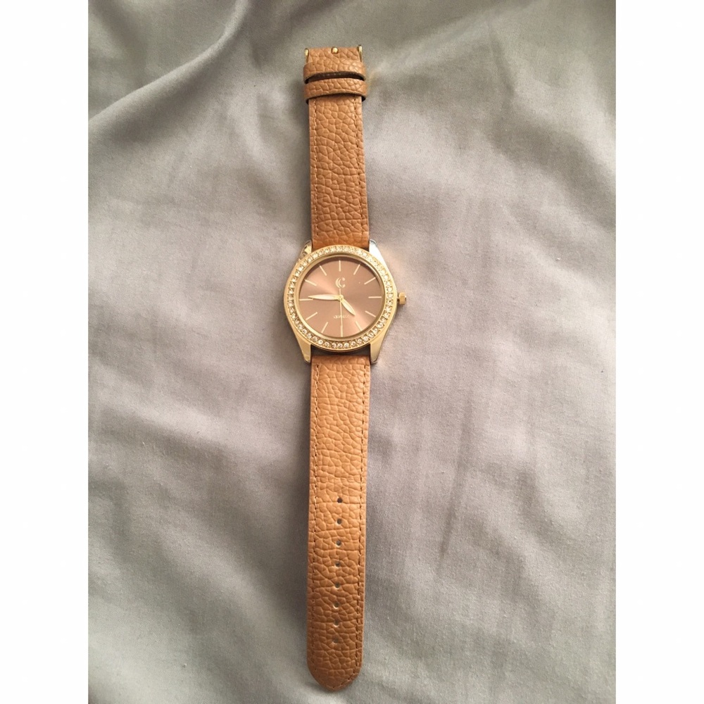 🚫SOLD!🚫Dark tan and Gold Watch