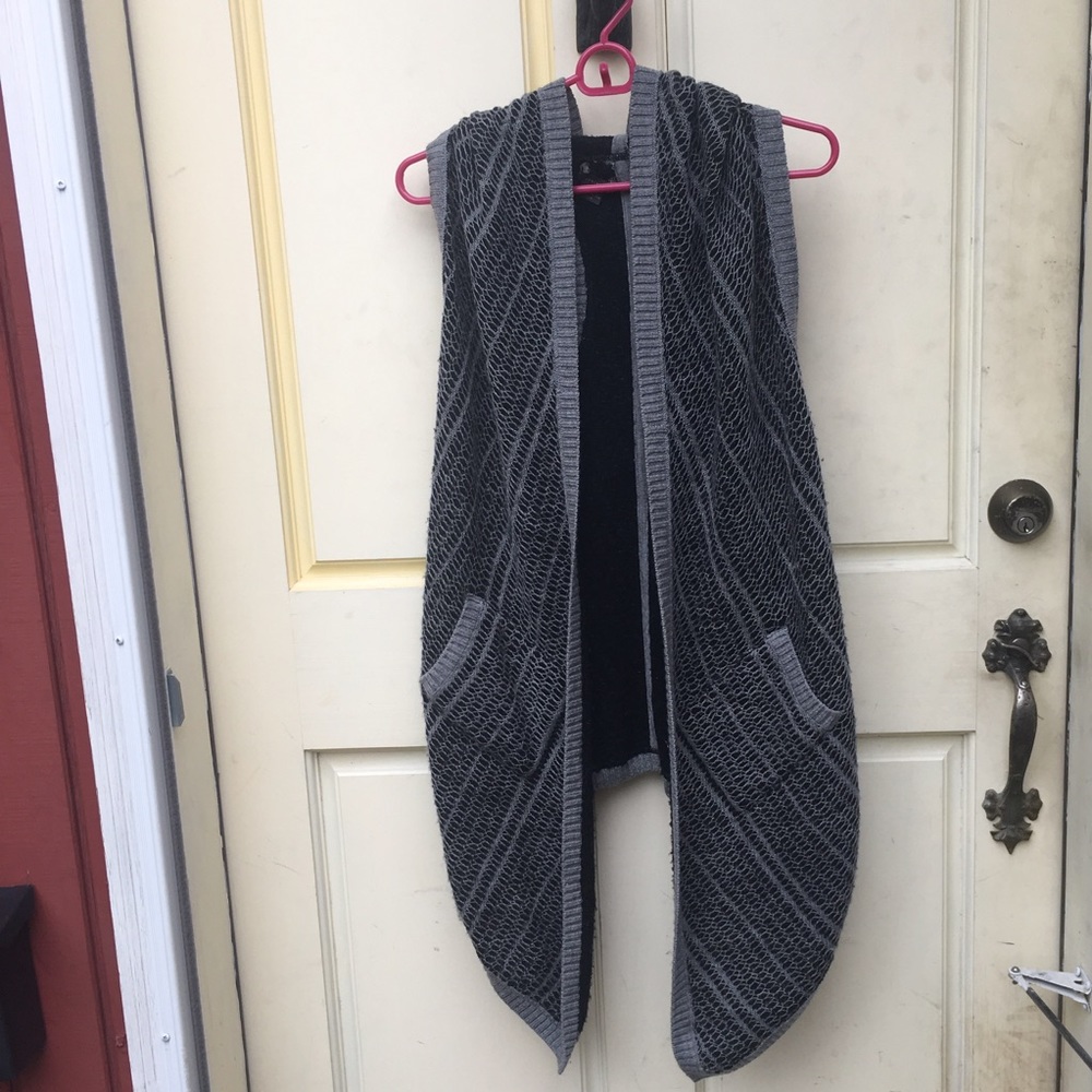 Armani exchange sleeveless hooded sweater!