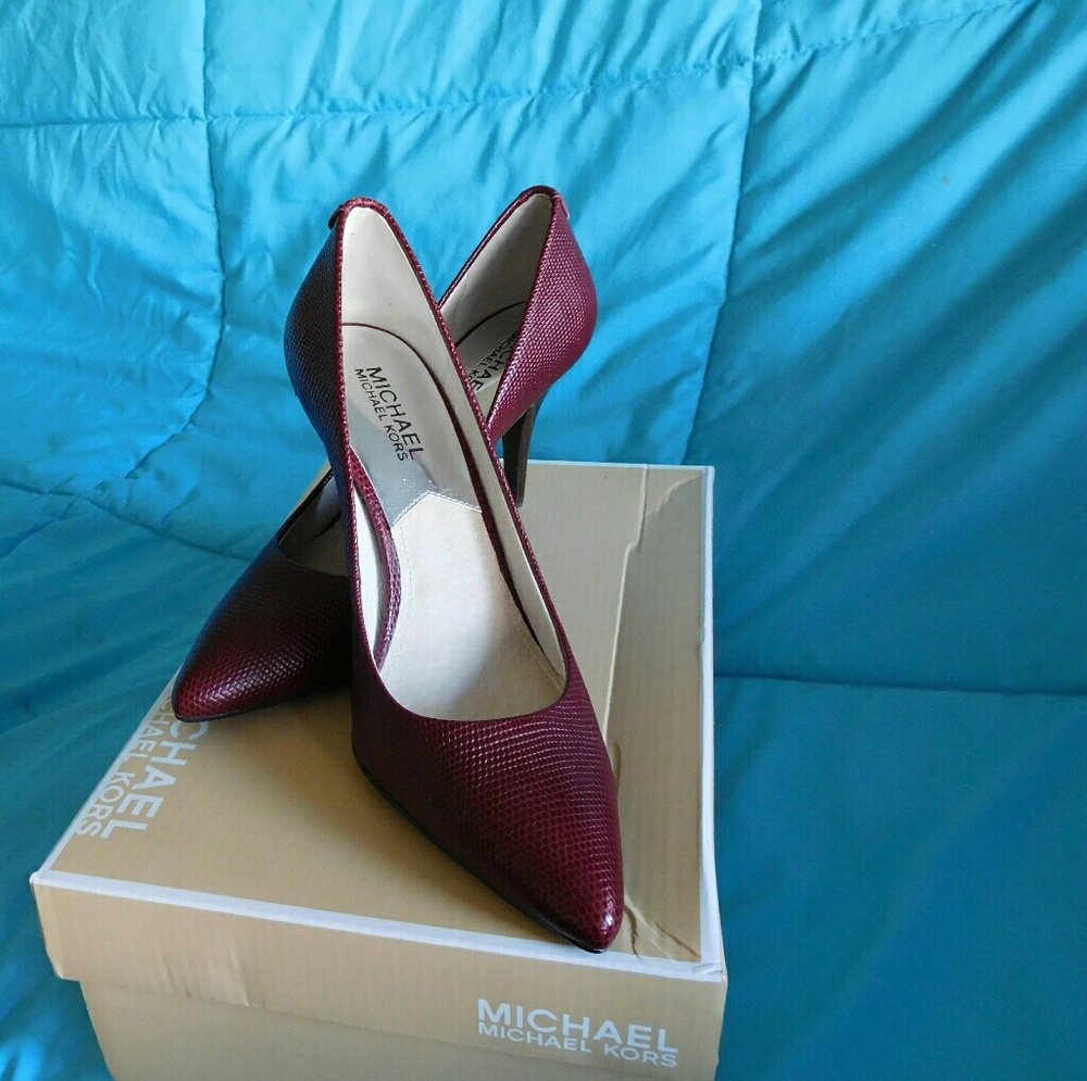 Michael Michael Kors red kitten heels