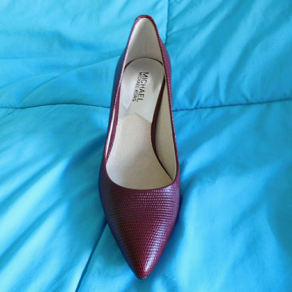 Michael Michael Kors red kitten heels - Picture 7 of 7