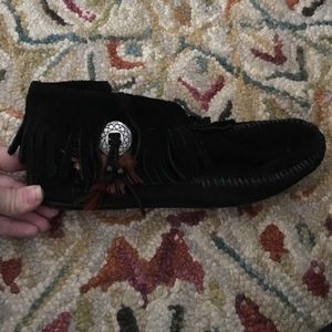 Final price drop! Minnetonka fringe moccasins