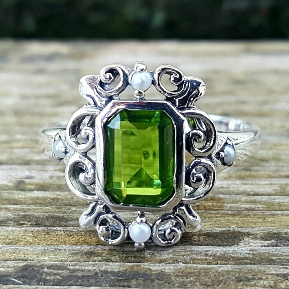 Robin's Nest Jewels  Jewelry - Peridot & pearl ring