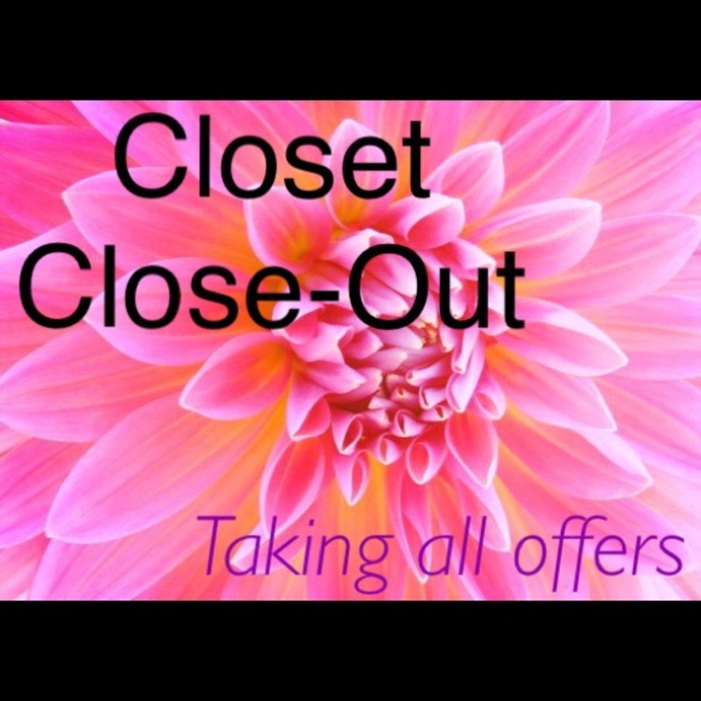 🚨Closet closing! 🚨 MUST SELL BY 3/15.