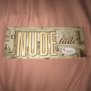 The Balm Nude'tude Palette