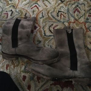 Final price drop! Bed stu grey and black boots