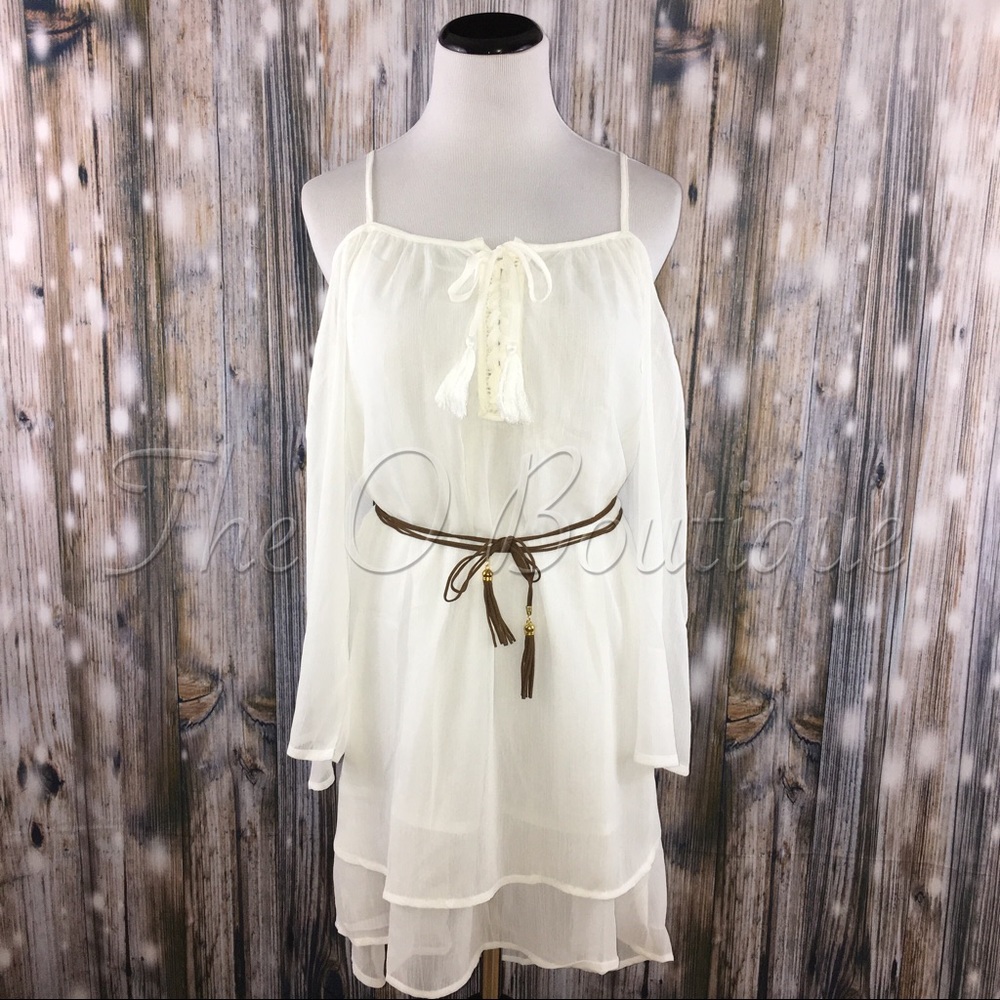 🎉CLEARANCE🎉White Cold Shoulder Boho Ruffle Dress - Picture 2 of 3