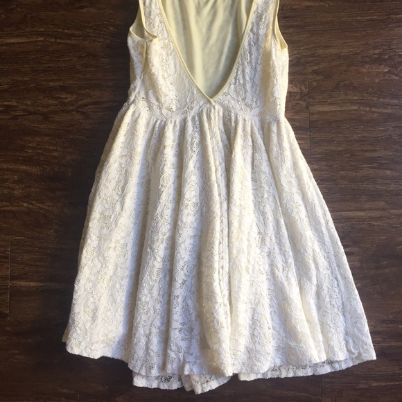 Anthropologie Dresses & Skirts - Ivory Lace Open Back Dress