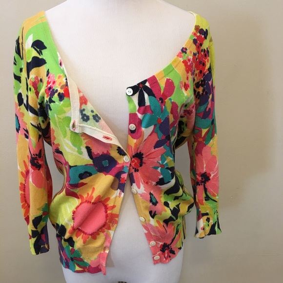 Trina Turk Sweaters - Trina Turk Spring Floral Wide Cardigan Sweater