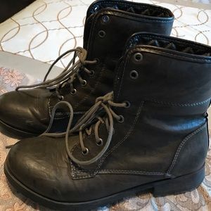 Nine West leather combat boot