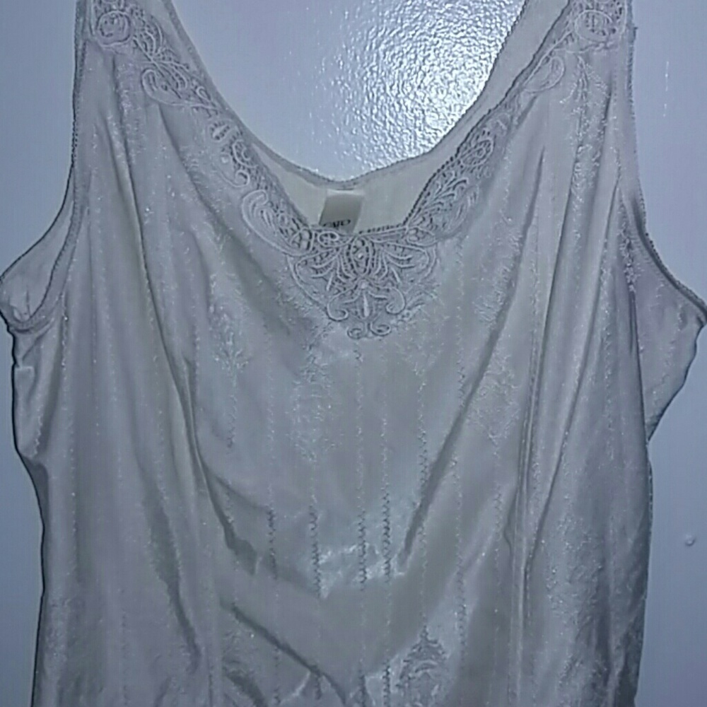 Beautiful white tank top