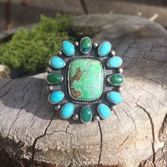 Vintage Jewelry - Gorgeous artisan designed turquoise cluster ring