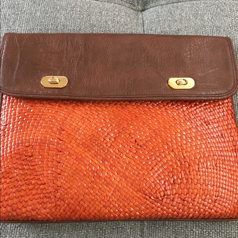 NWOT Clutch