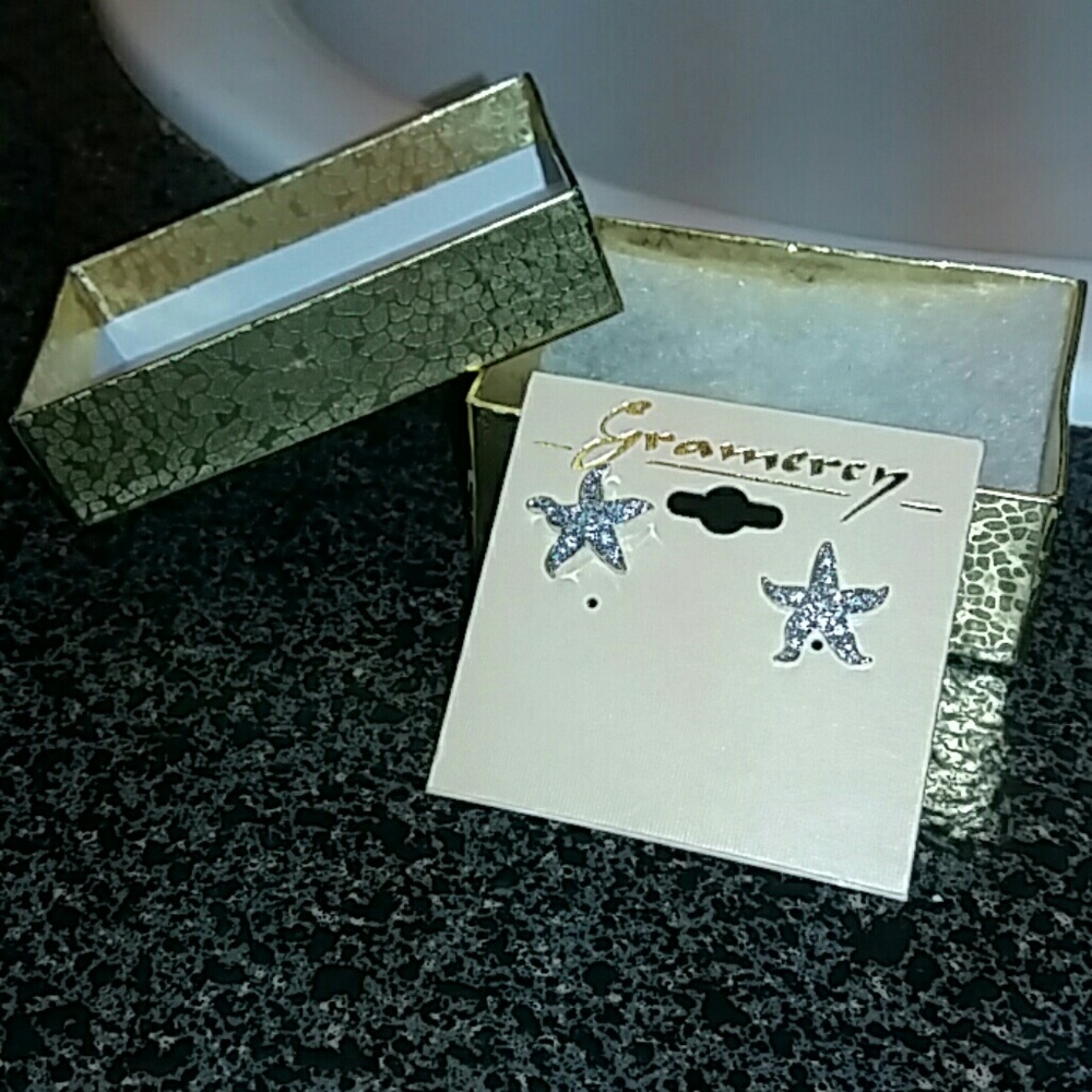 Beautiful starfish earrings