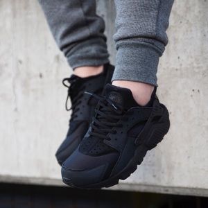 Black Huaraches