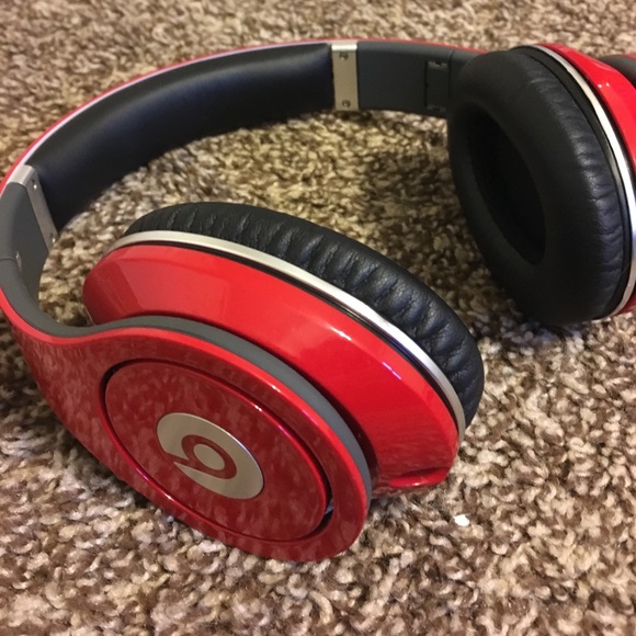 Accessories - Beats by Dre headphones