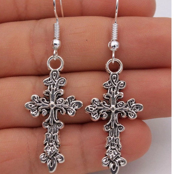 Jewelry - 🆕925 Sterling Silver Vintage Cross Earrings