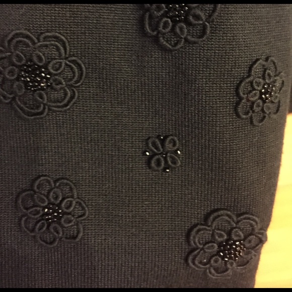 Black cardigan with little flower details - Picture 2 of 3