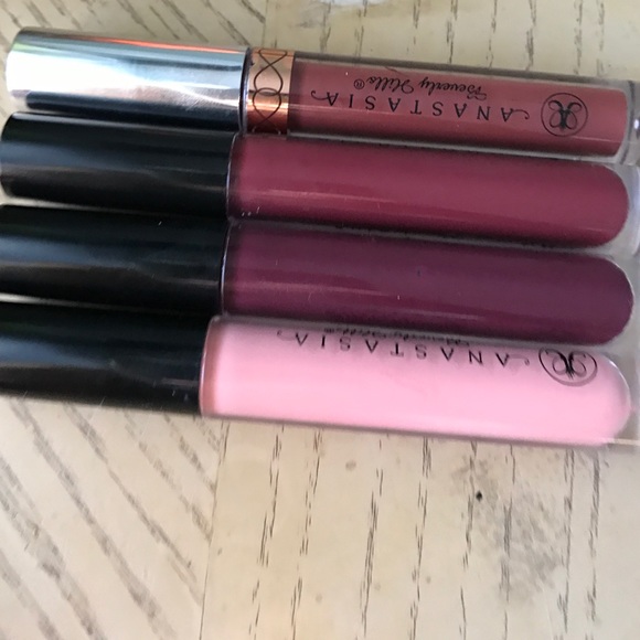 Anastasia Beverly Hills Other - 24 for all .. Brand New