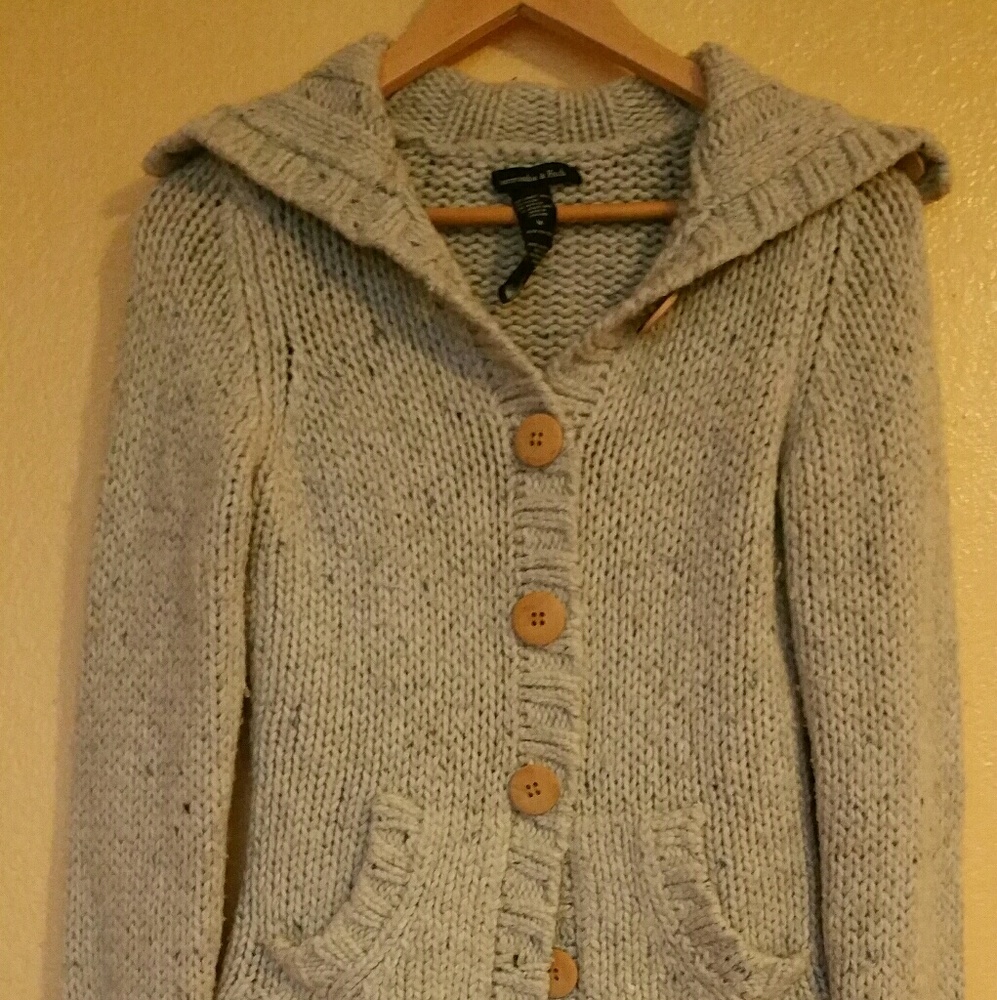 Abercrombie & Fitch sweater