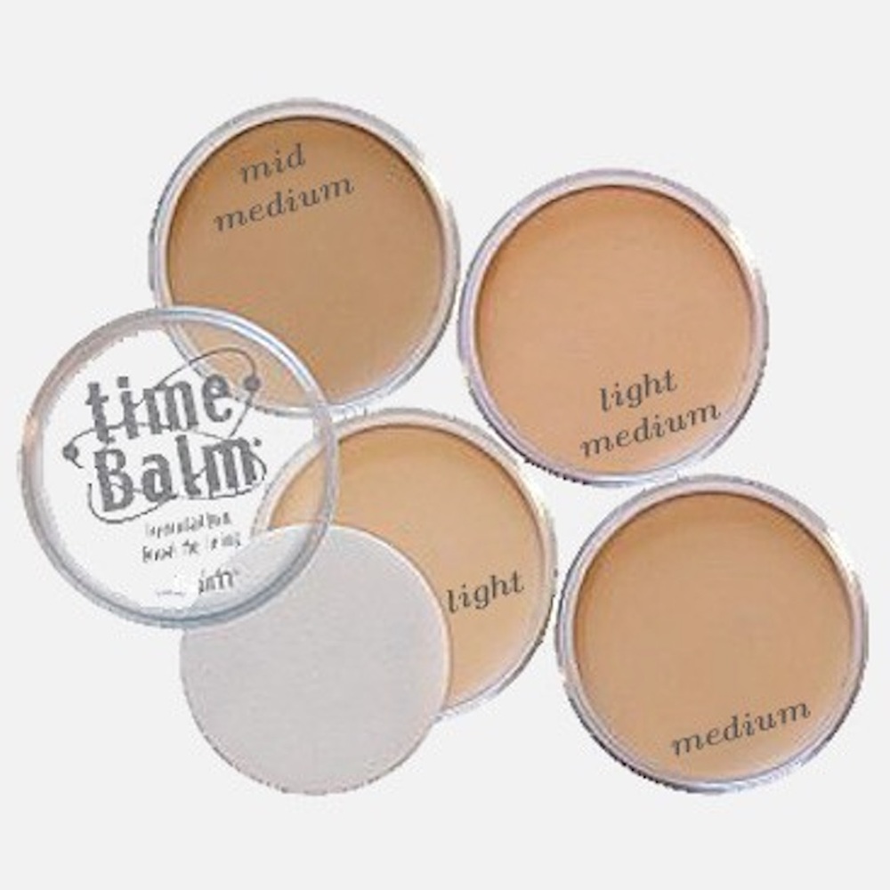 ❤️TIME BALM Foundation by theBalm LIGHT/MEDIUM❤️