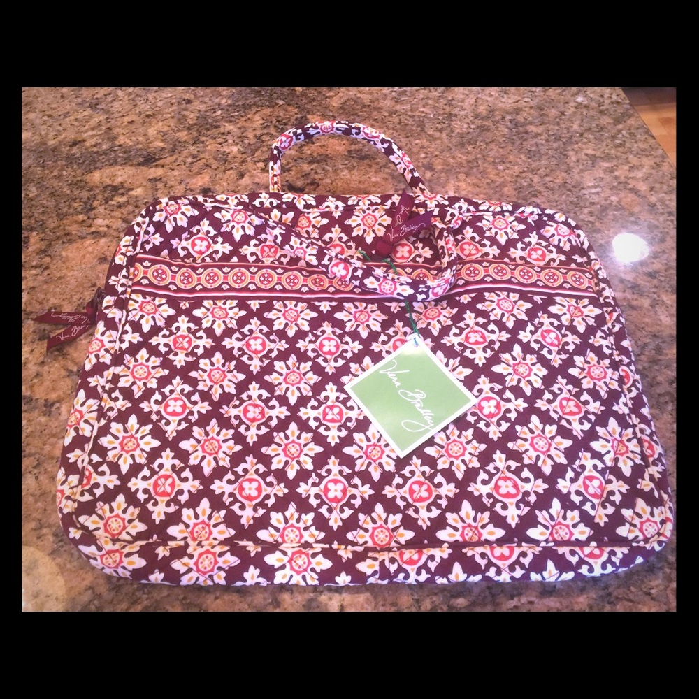 NWT Vera Bradley Laptop Case in Medallion.