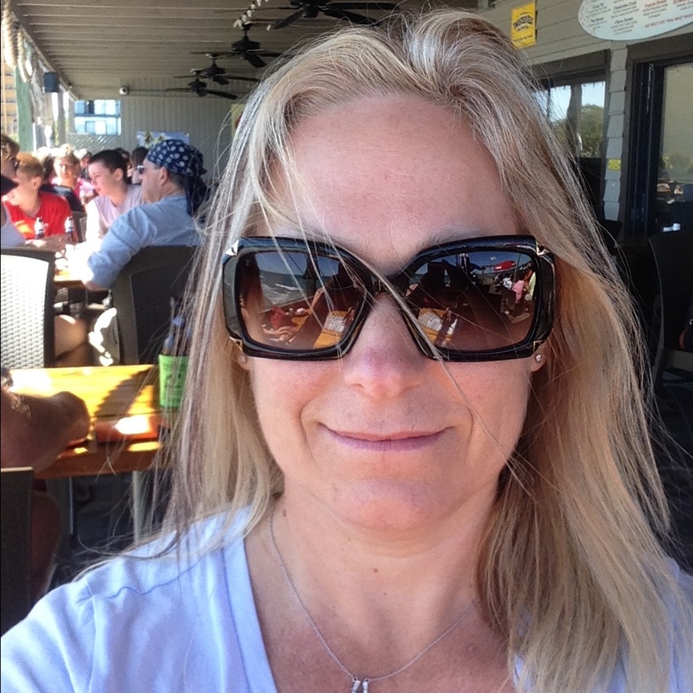 Meet your Posher, Kelly