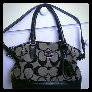 ⭐ Coach satchel! Rehabbers special!⭐smoke free!