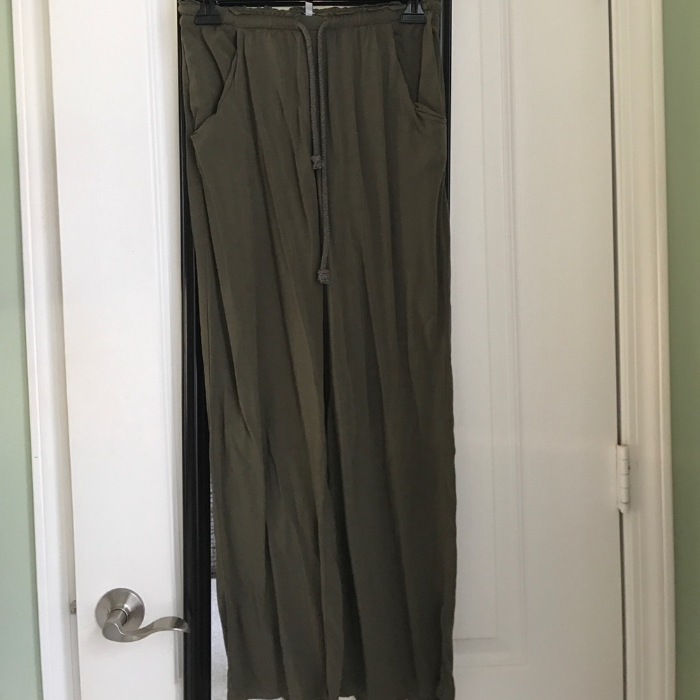 TOBI In Living Lounge Olive Pants