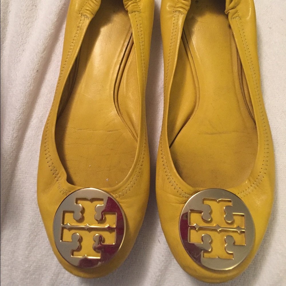 EUC Tory Butch Yellow Flats 💐🌼🌻