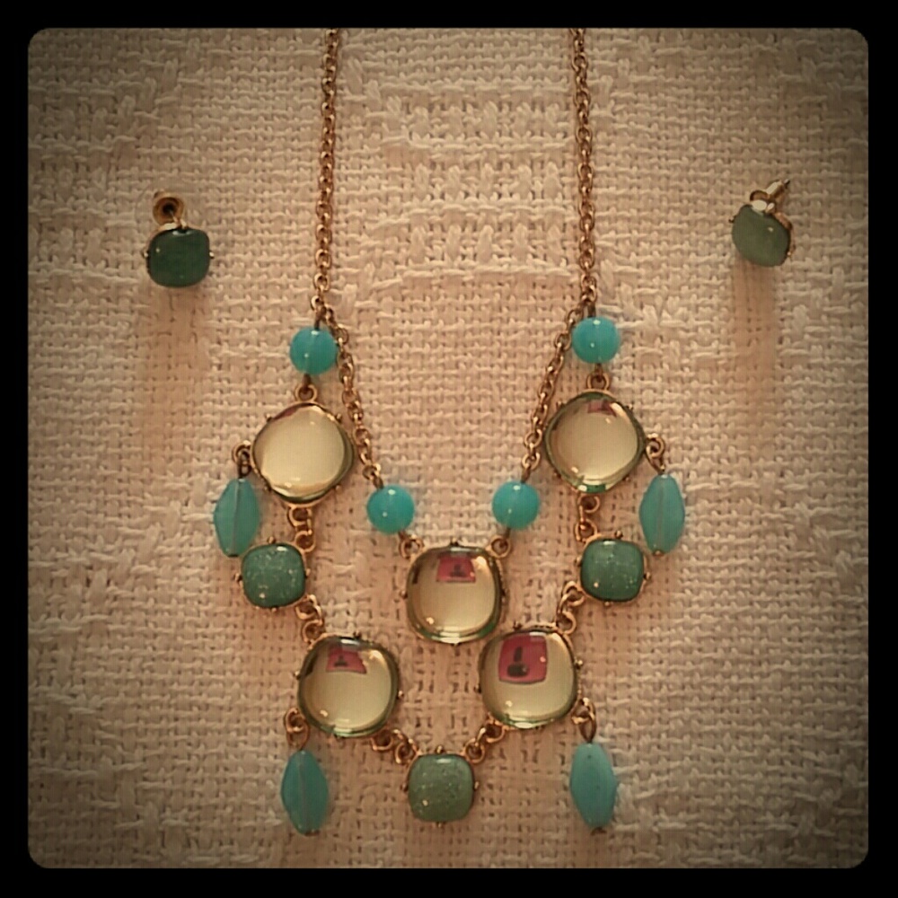 Necklace/Earrings set