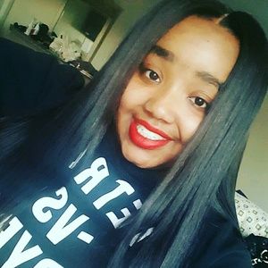 Meet your Posher, Alexis