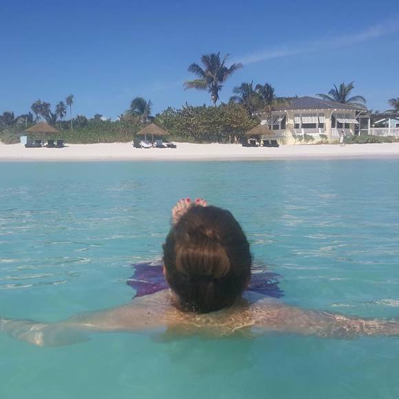 Meet your Posher, Amy - Picture 1 of 1