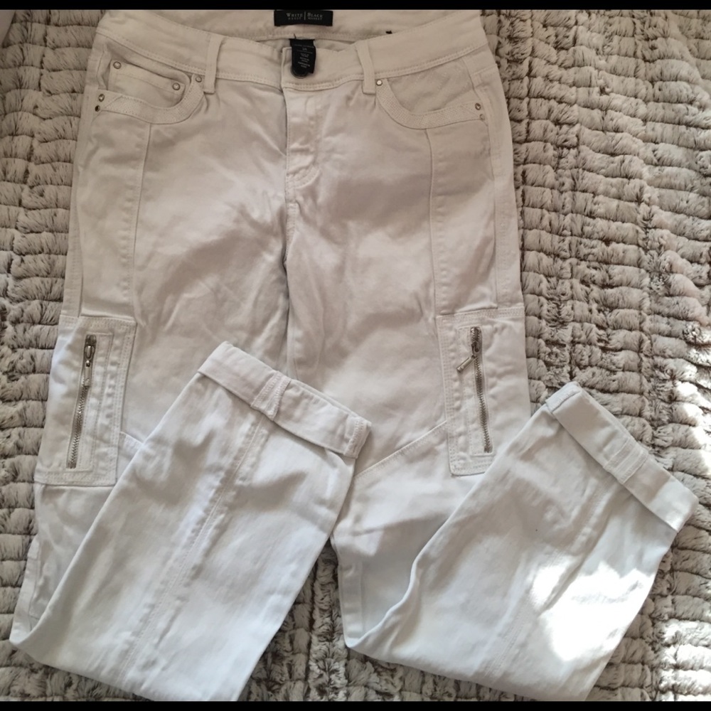 WHBM- White Zipper Rolled Ankle Skinny Jeans