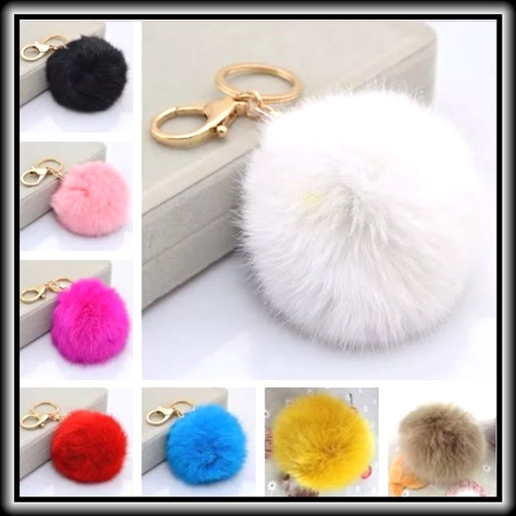 FAUX FUR BALL KEYCHAIN Pink πHPπ - Picture 3 of 4