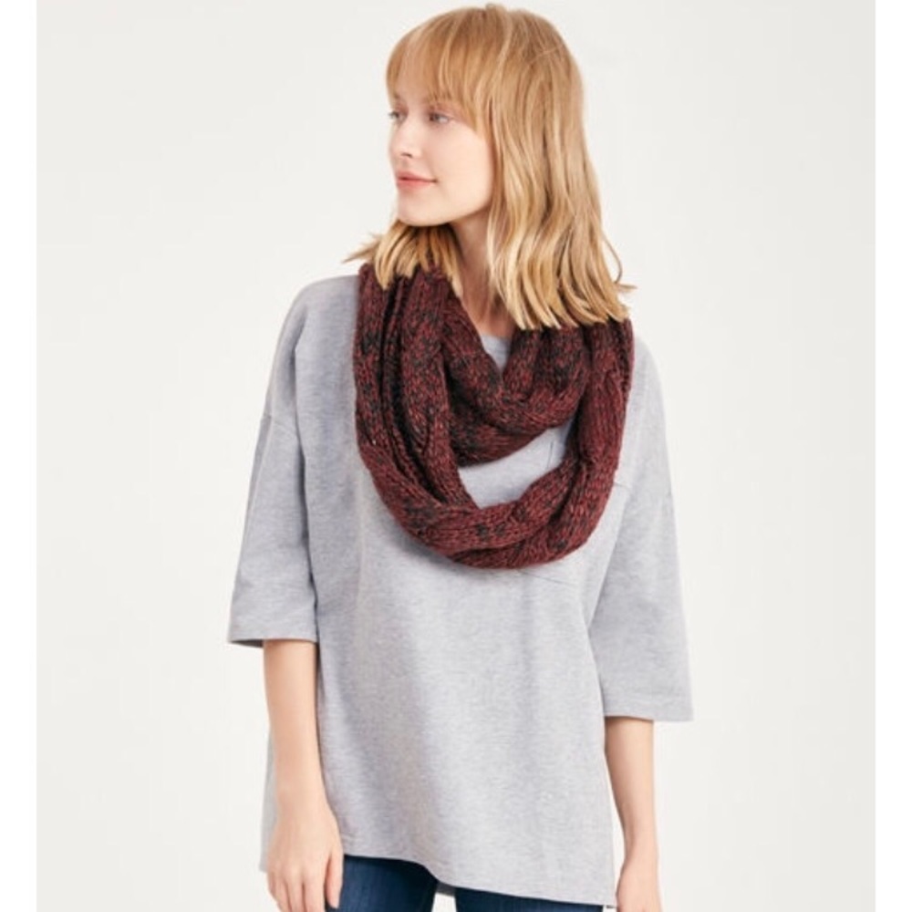 NWT marled infinity scarf in purple