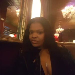 Meet your Posher, Torie