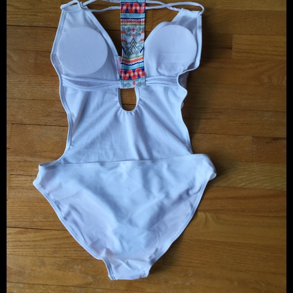 White Monokini Swimsuit - Picture 3 of 5