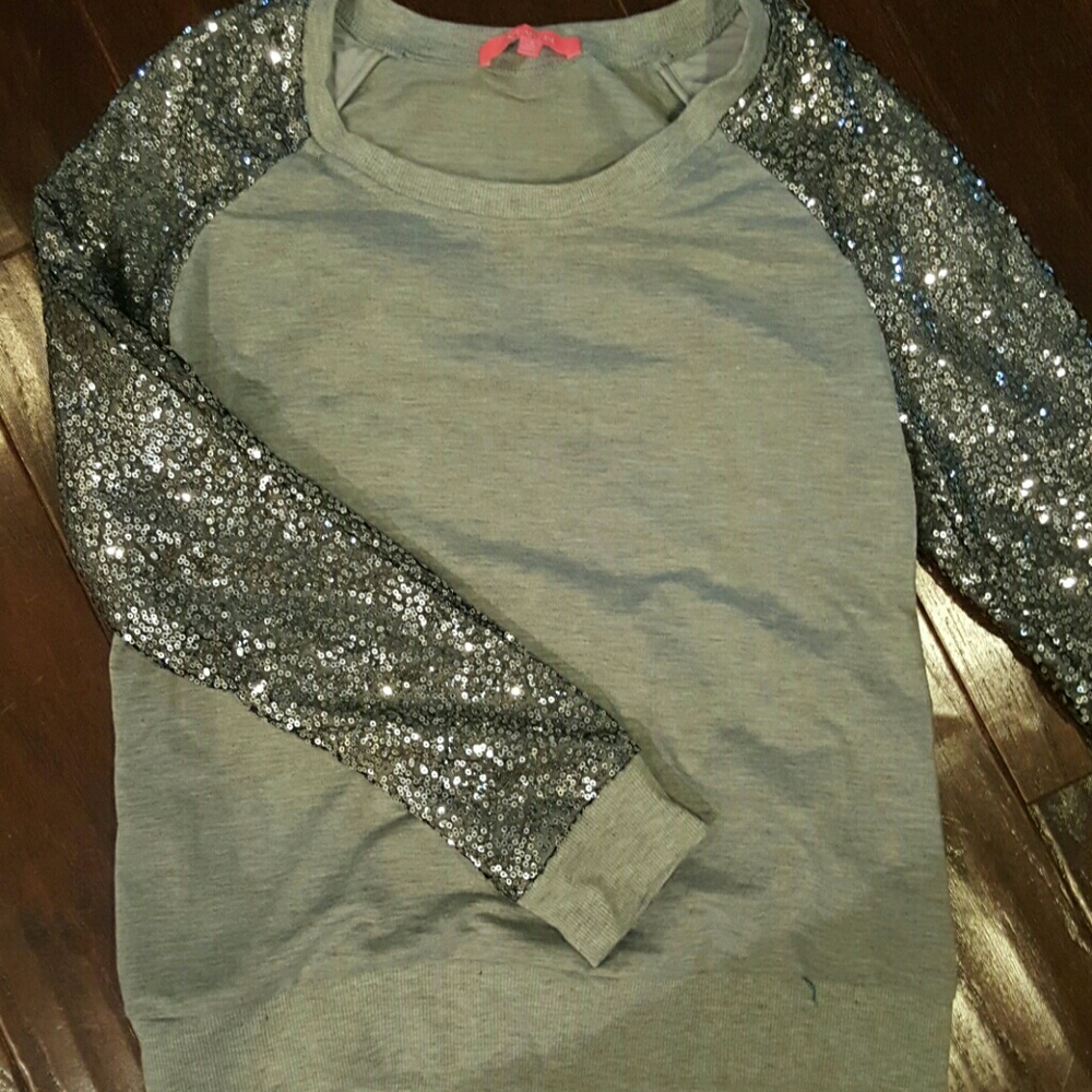 Sweatshirt with sequin sleeves!