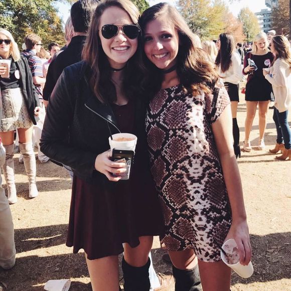 Meet your Posher, Sara - Picture 1 of 1